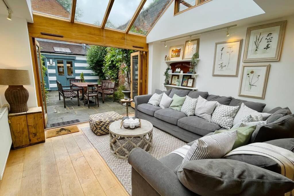 Dolls House - Luxury Townhouse *Sleeps 10* Vila Henley-on-Thames Exterior foto