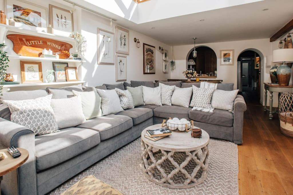 Dolls House - Luxury Townhouse *Sleeps 10* Vila Henley-on-Thames Exterior foto