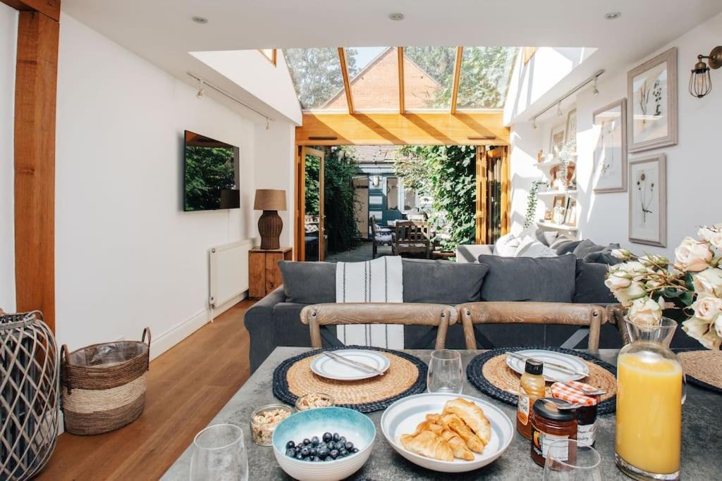 Dolls House - Luxury Townhouse *Sleeps 10* Vila Henley-on-Thames Exterior foto