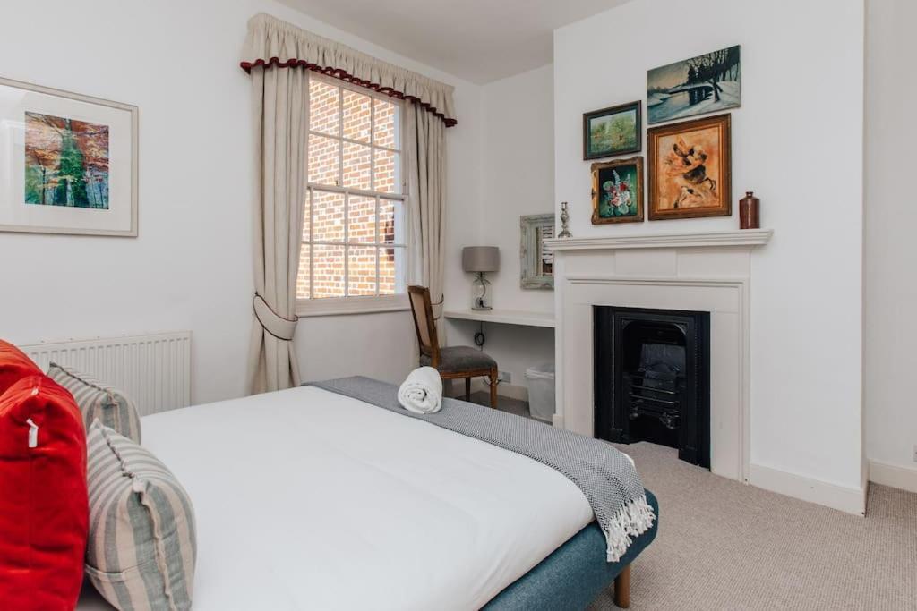 Dolls House - Luxury Townhouse *Sleeps 10* Vila Henley-on-Thames Exterior foto