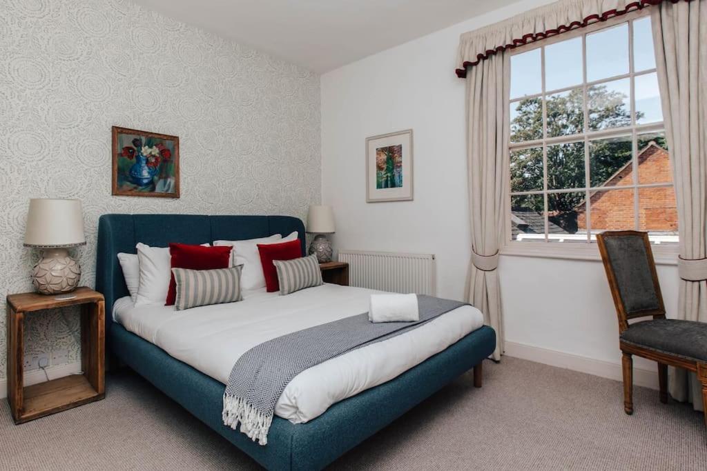 Dolls House - Luxury Townhouse *Sleeps 10* Vila Henley-on-Thames Exterior foto