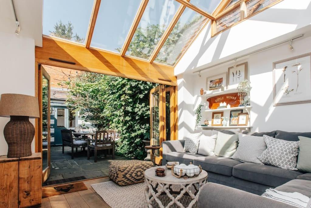 Dolls House - Luxury Townhouse *Sleeps 10* Vila Henley-on-Thames Exterior foto